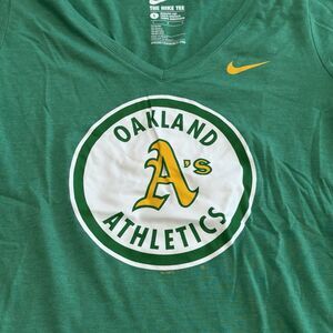 Nike Oakland Athletics A’s Shirt Womens‎ Large Athletic Fit Green V Neck MLB